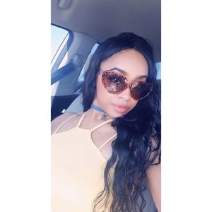 Meet your Posher, Brittany